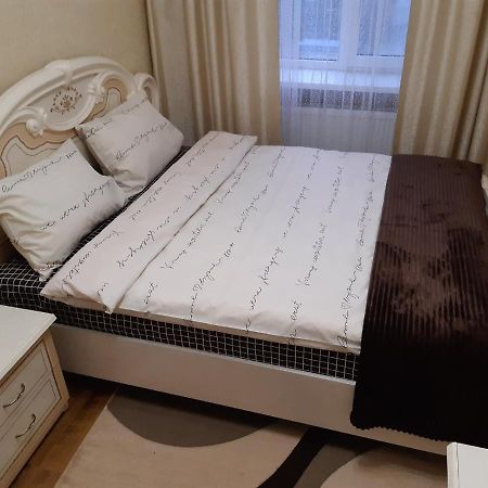 Двокімнатна Apartment Shepetivka Bagian luar foto